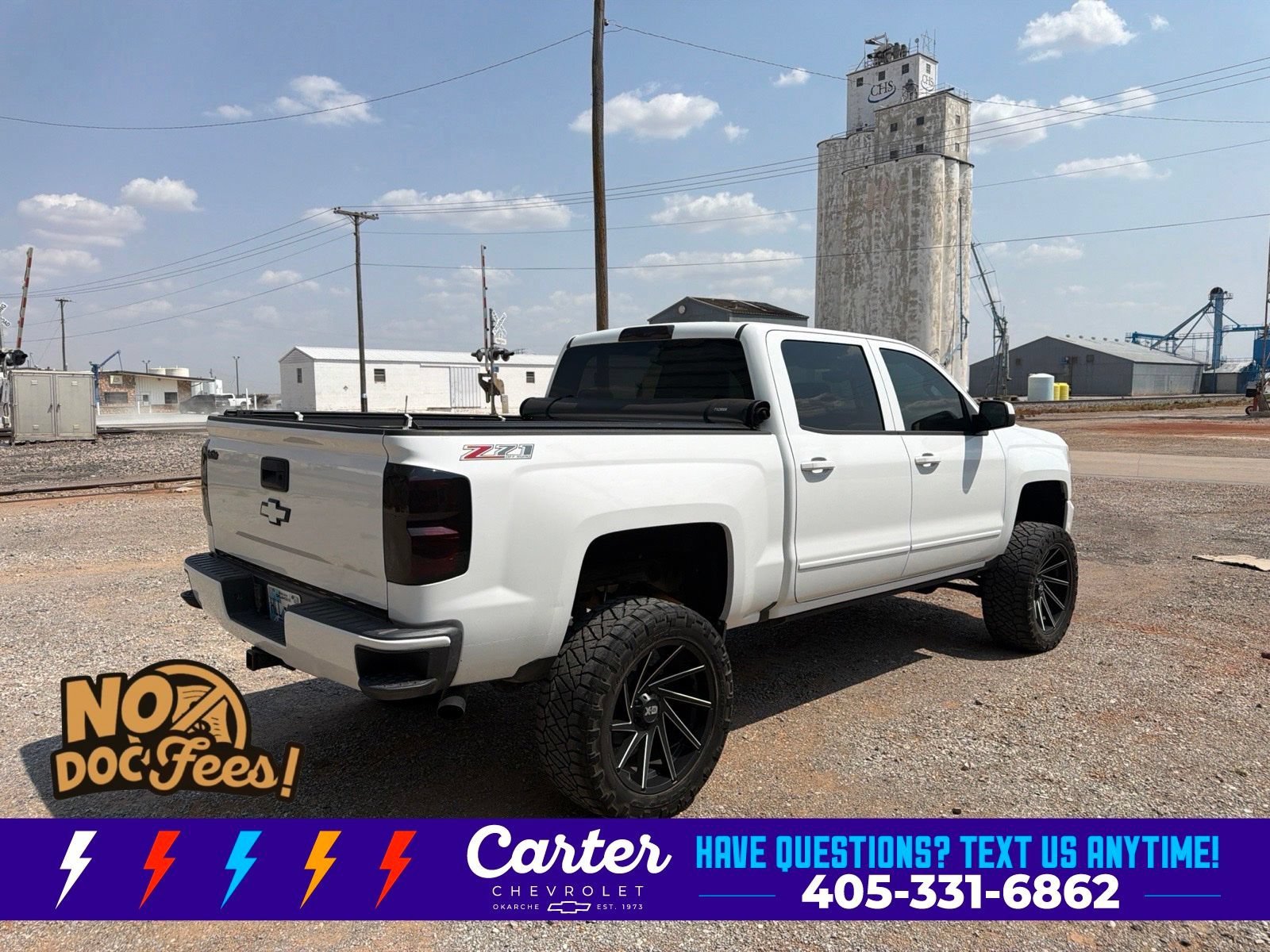 Used 2017 SUMMIT WHITE Chevrolet LT image 3