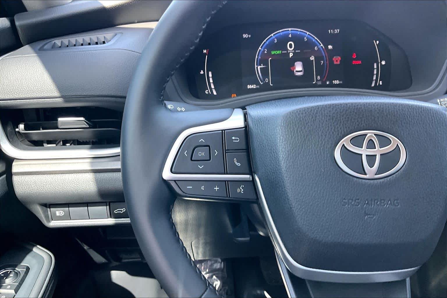 Used 2026 Wind Chill Pearl Toyota XLE image 24