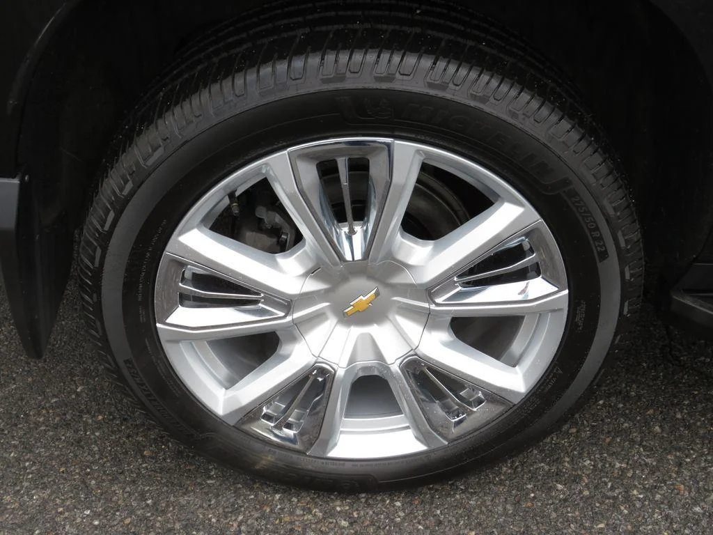 Used 2021 Black Chevrolet High Country image 17