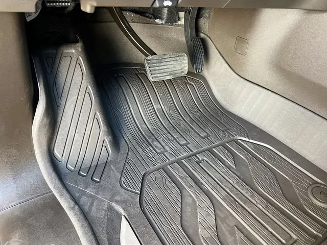 2026 GMC Sierra 1500 SLT - Photo 14