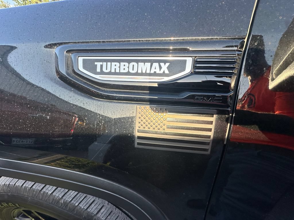 Used 2025 Onyx Black GMC Elevation image 10