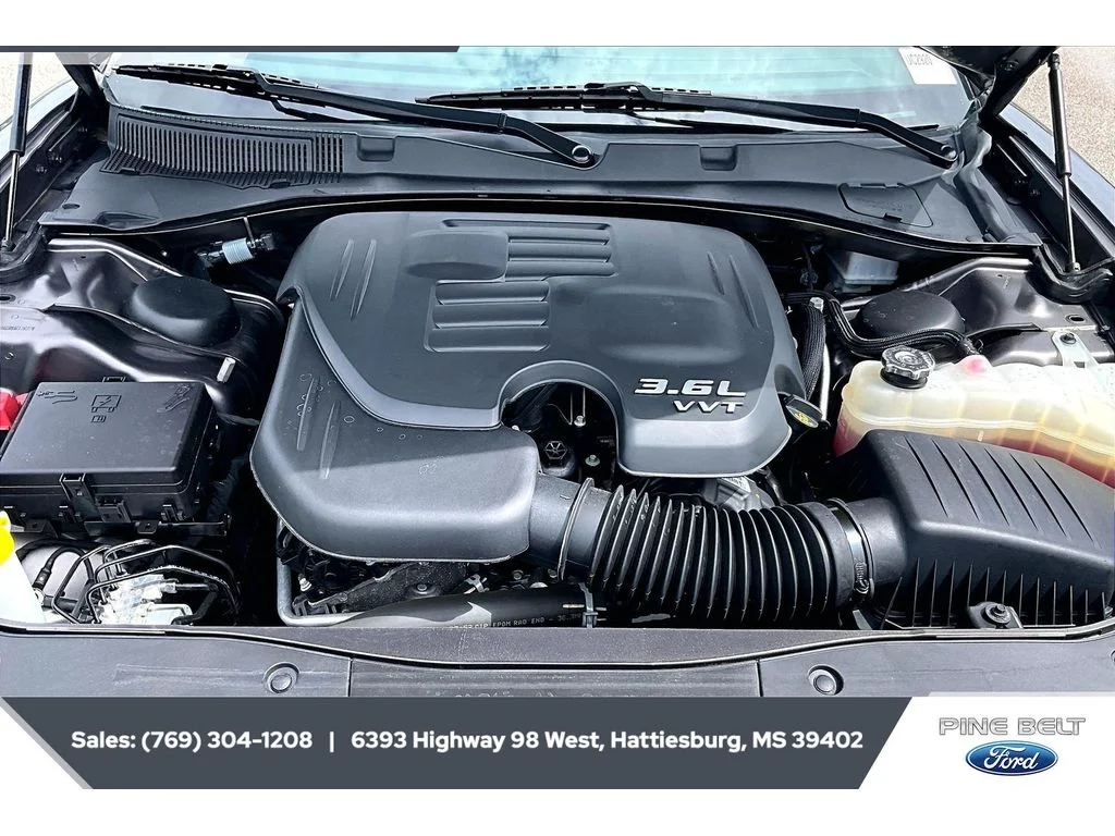 Used 2021 Granite Pearlcoat Dodge SXT image 8