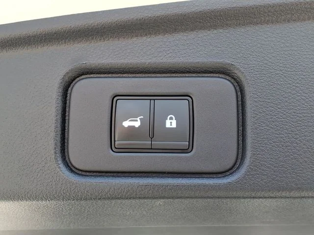 Used 2023 White Nissan Platinum image 27