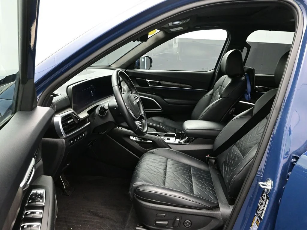 Used 2025 Midnight Black Kia SX-Prestige X-Pro image 13
