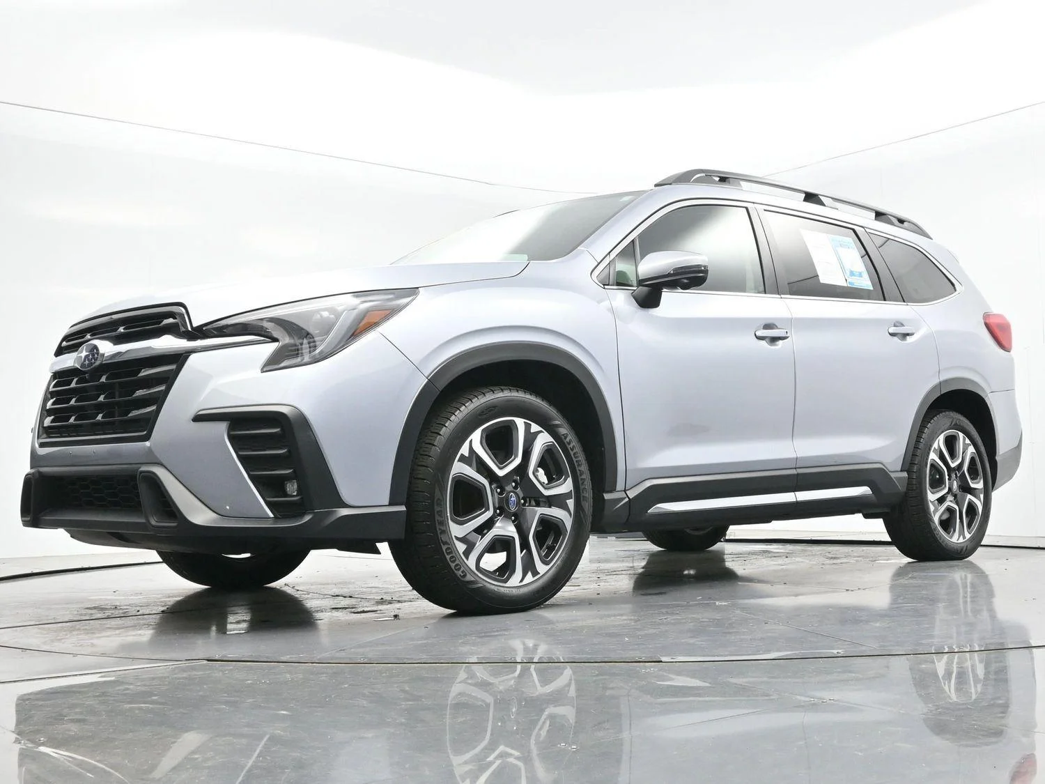 Used 2023 Ice Silver Metallic Subaru Limited image 48