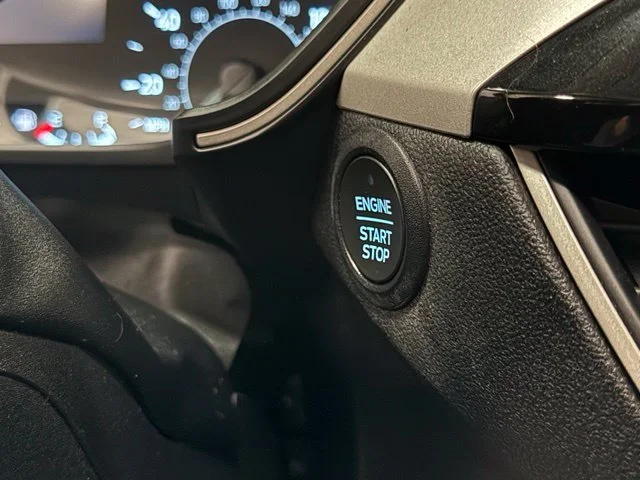 Used 2021 Silver Ford SE image 14