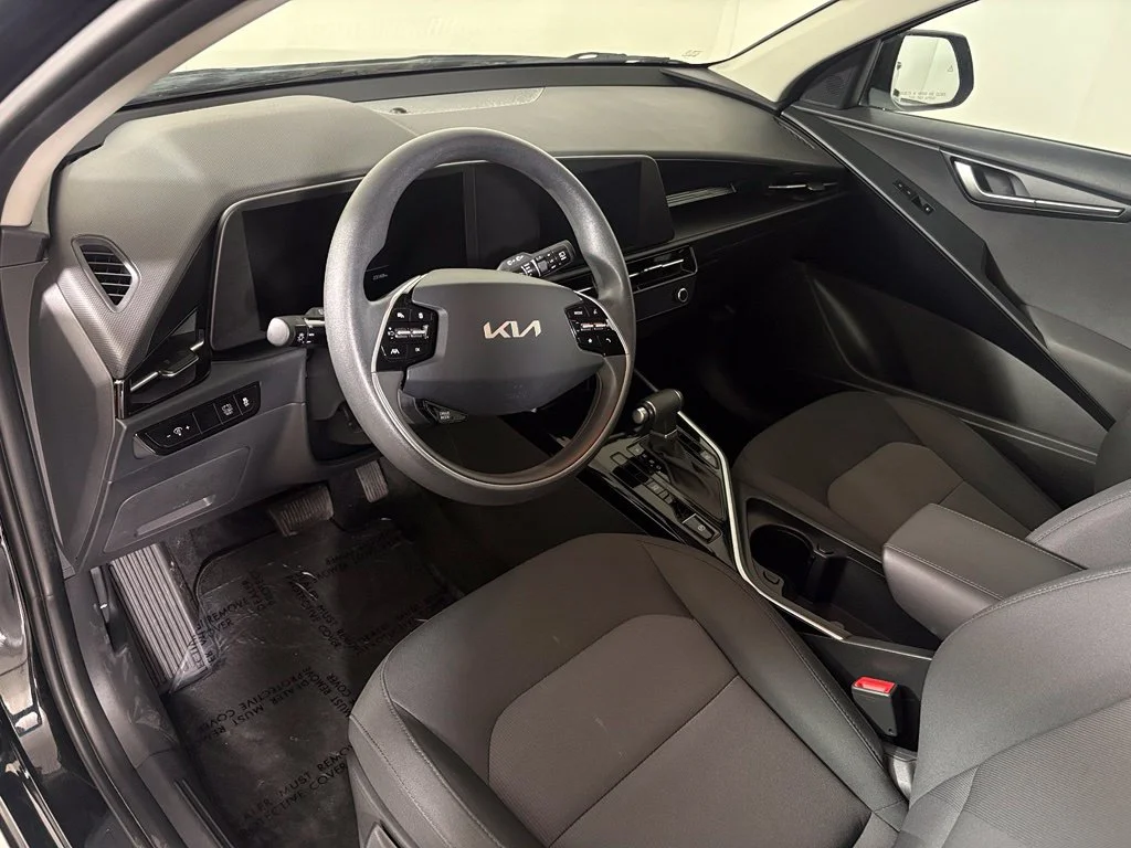 Used 2025 Black Kia LX image 15