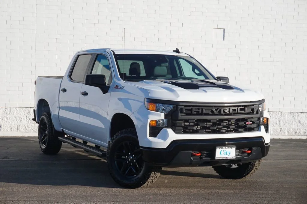 New 2026 Summit White Chevrolet Custom Trail Boss image 2