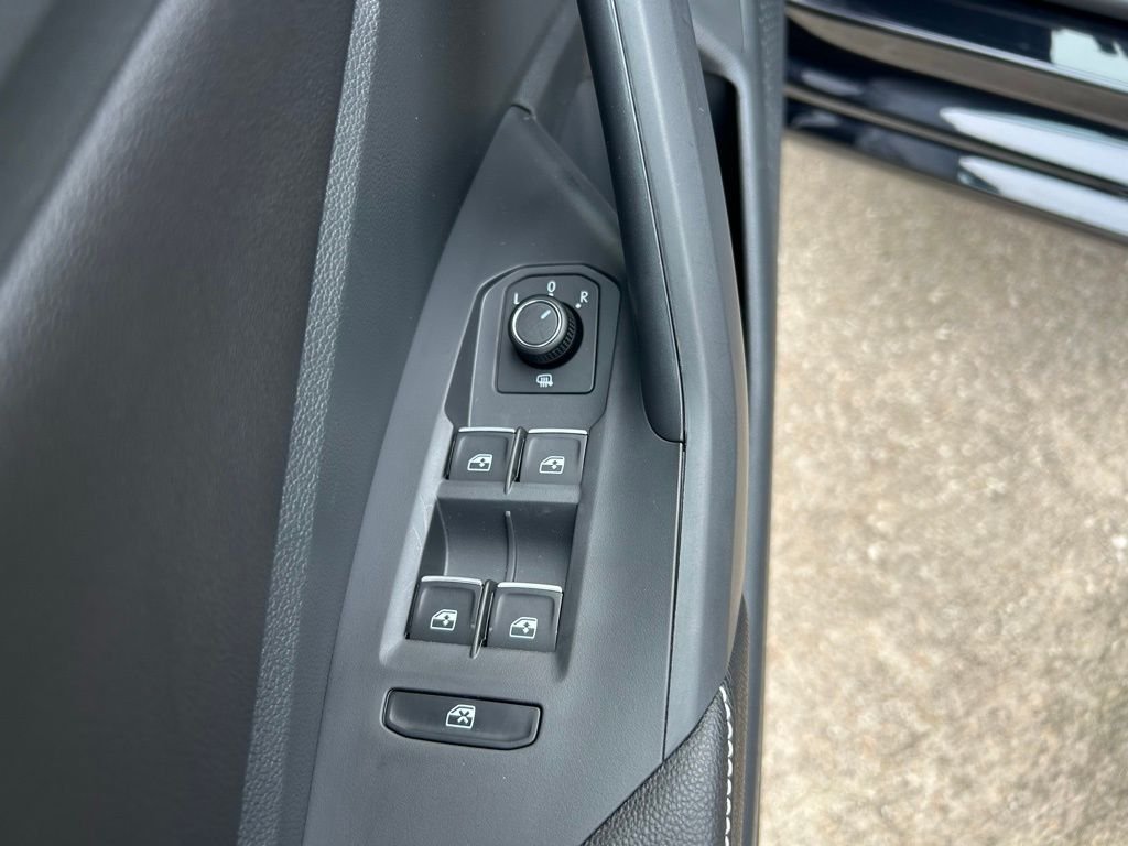 New 2026 Black Volkswagen 1.5T Sport image 15