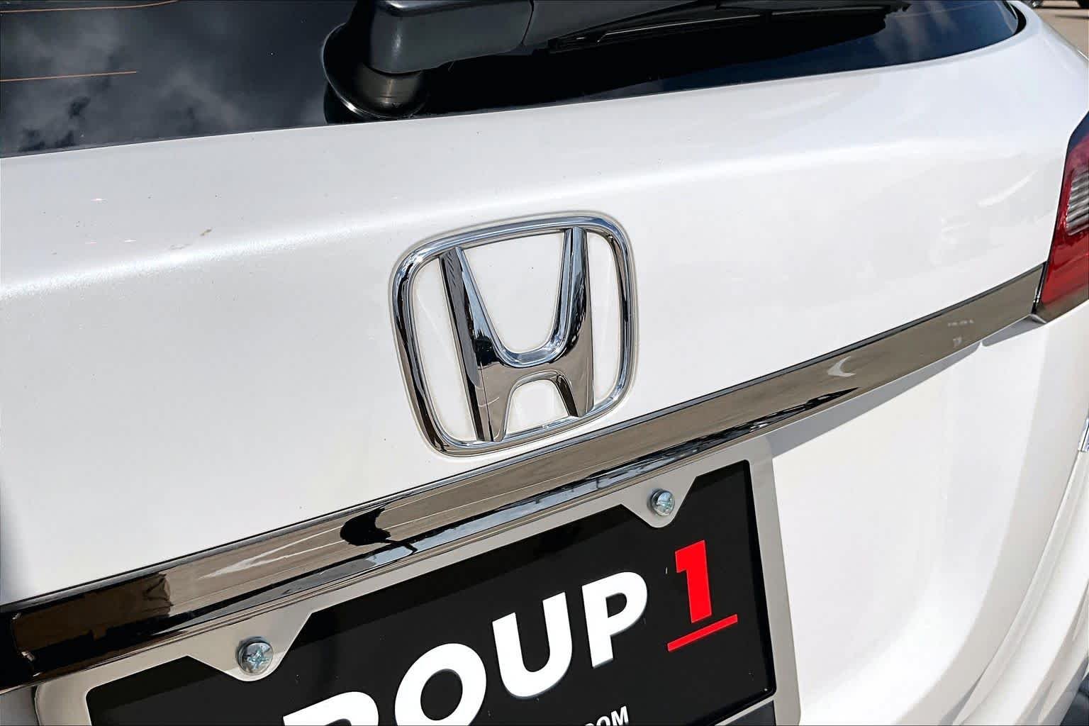 Used 2021 Platinum White Pearl Honda LX image 31