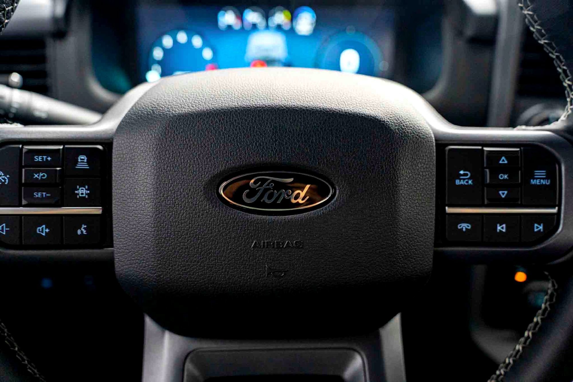 New 2025 Agate Black Metallic Ford XLT image 12