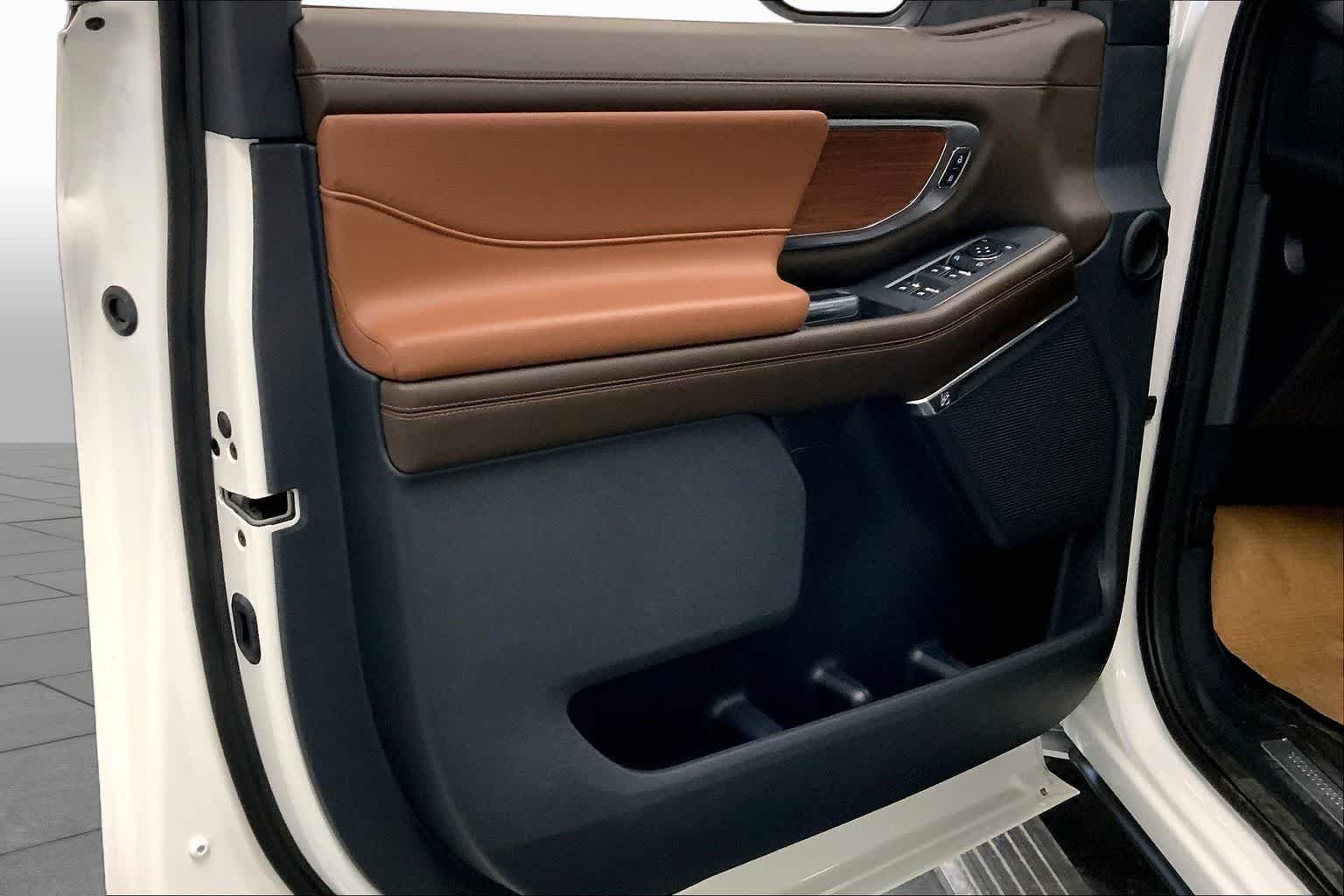 New 2026 Star White Metallic Tri-Coat Ford King Ranch® image 10