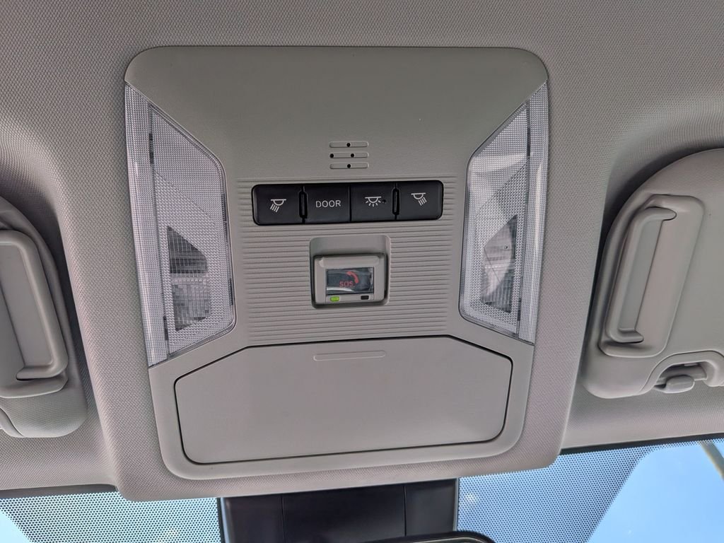 Used 2021 Silver Toyota XLE image 22