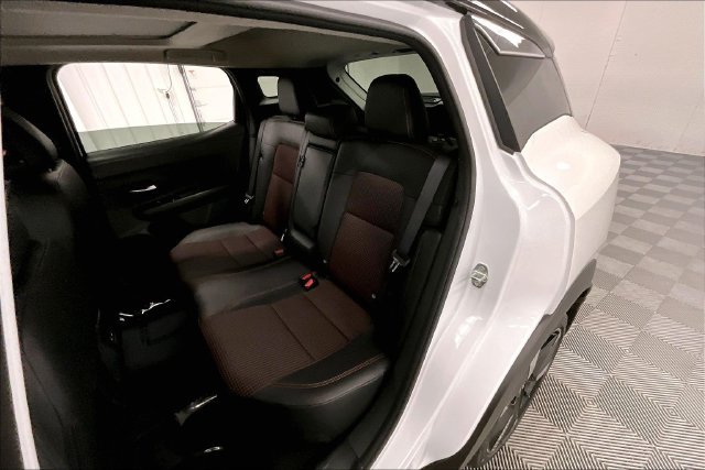 New 2026 Aspen White Tricoat/Super Black Nissan SR image 11