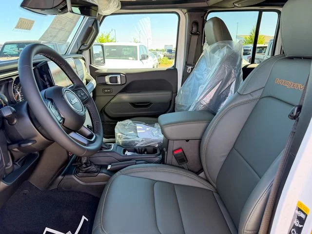 New 2026 Bright White Clear-Coat Exterior Paint Jeep Mojave X image 14