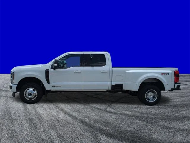 New 2026 Star White Metallic Tri-Coat Ford F-350® Platinum® image 7