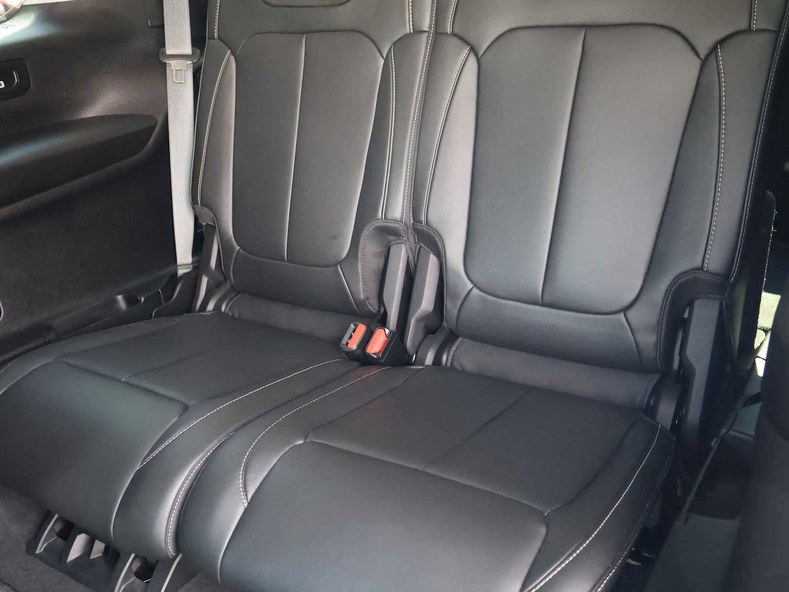 Used 2023 Bright White Clearcoat Jeep Limited image 24