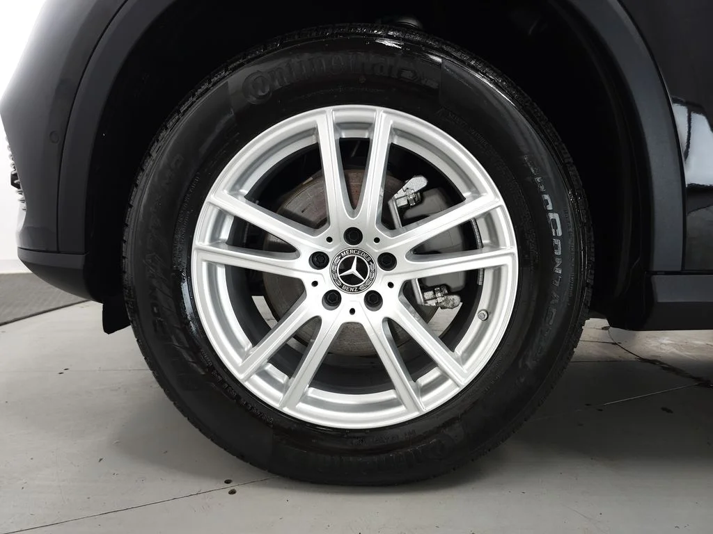 Certified Used 2026 Black Mercedes-Benz GLC 300 image 32