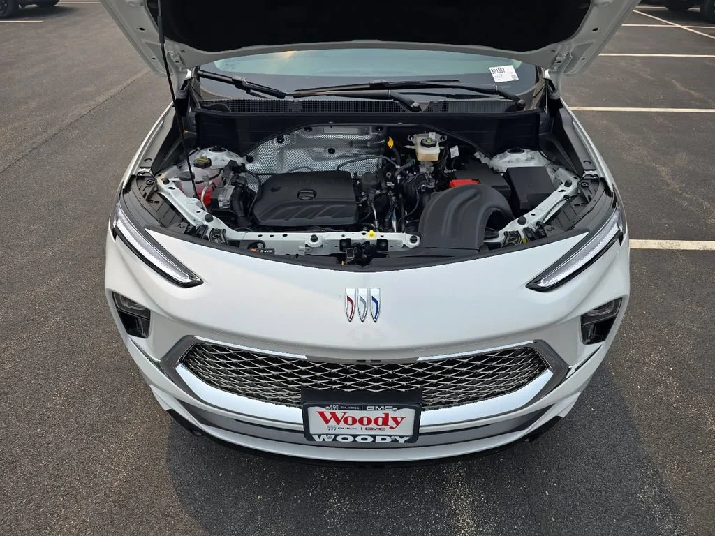 New 2026 White Frost Tricoat Buick Avenir image 29