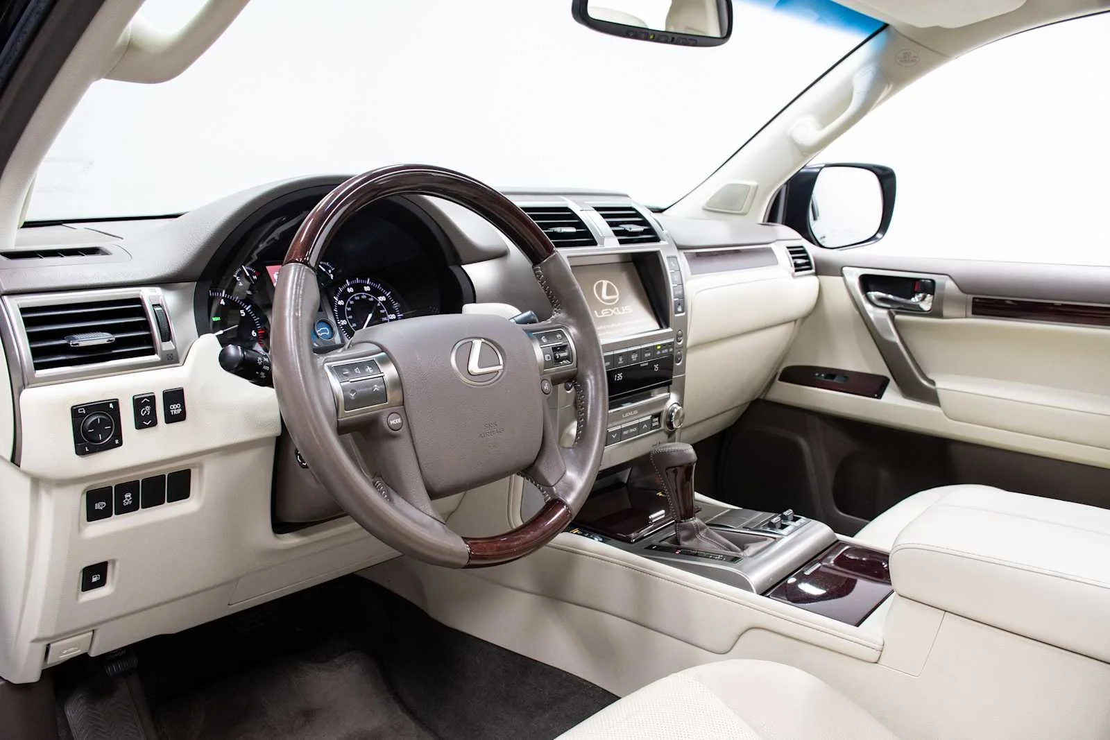 Used 2018 Black Onyx Lexus Premium image 13