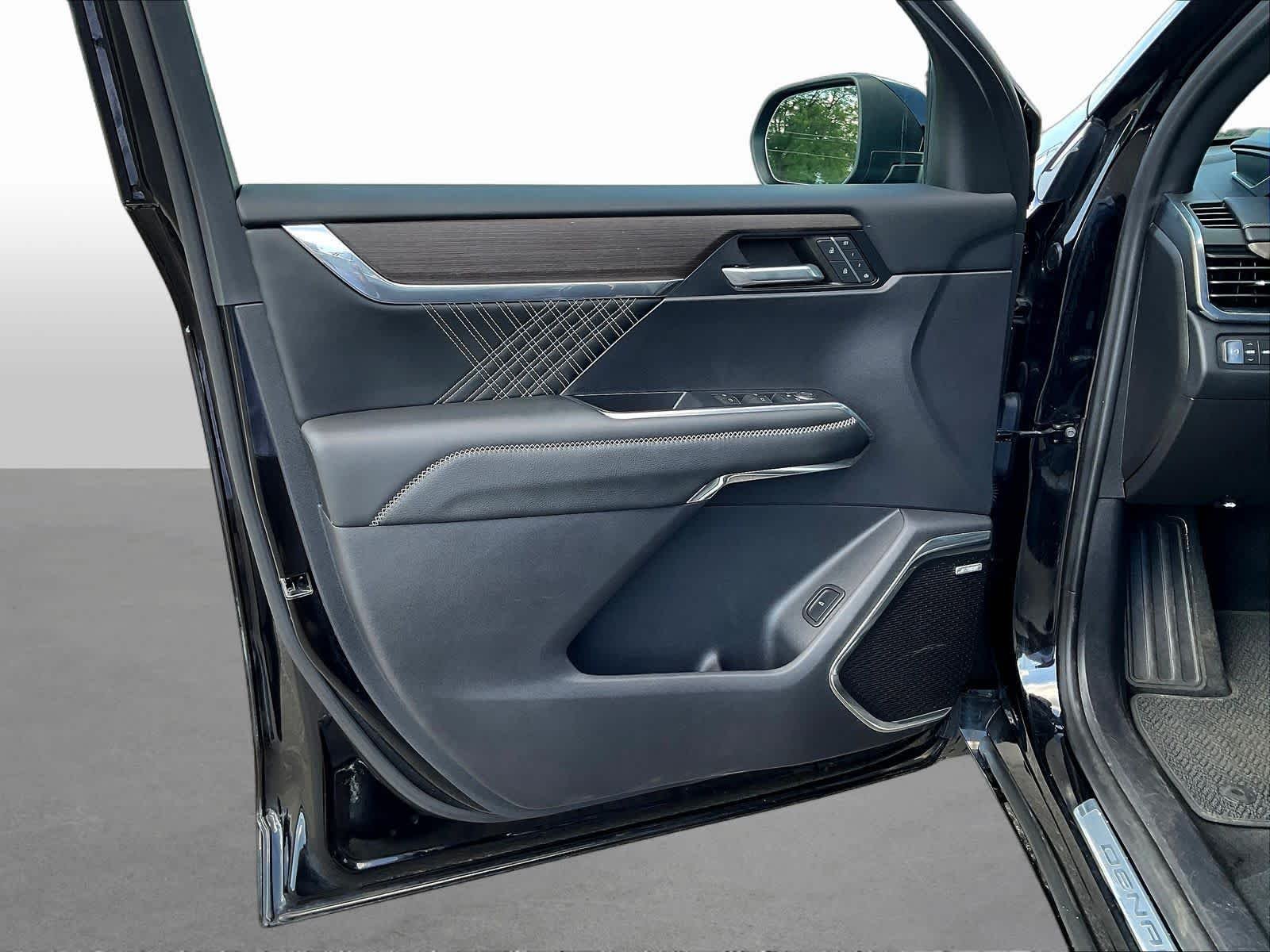 2024 GMC Acadia Denali - Photo 22