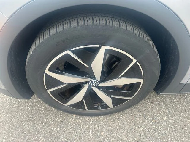 Certified Used 2023 Silver Volkswagen Pro S image 9