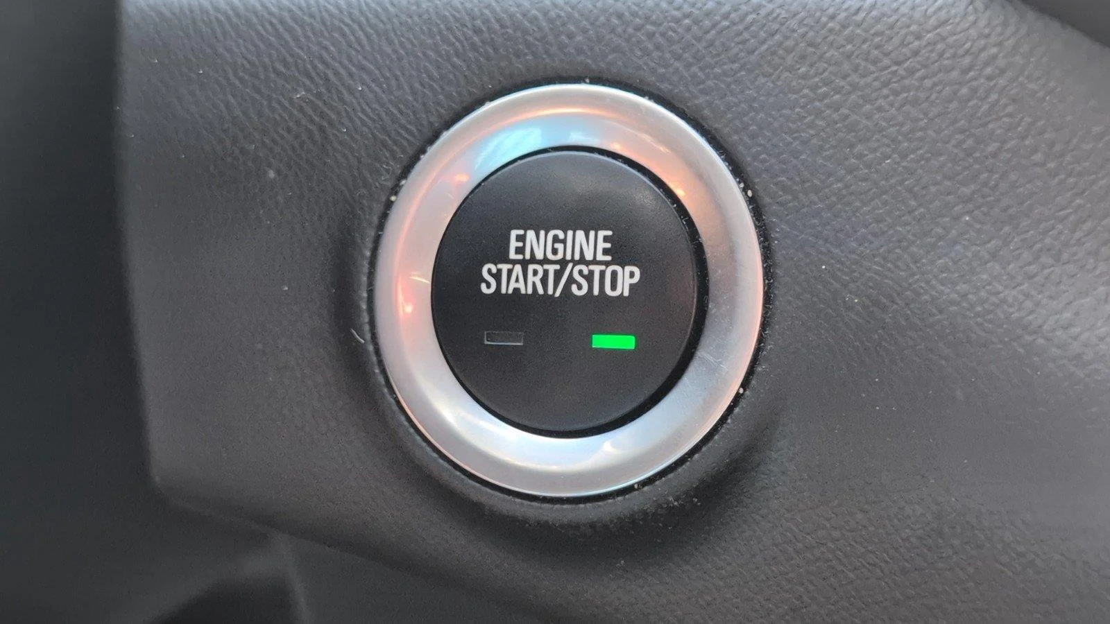 Used 2021 Graphite Gray Metallic GMC SLT image 26
