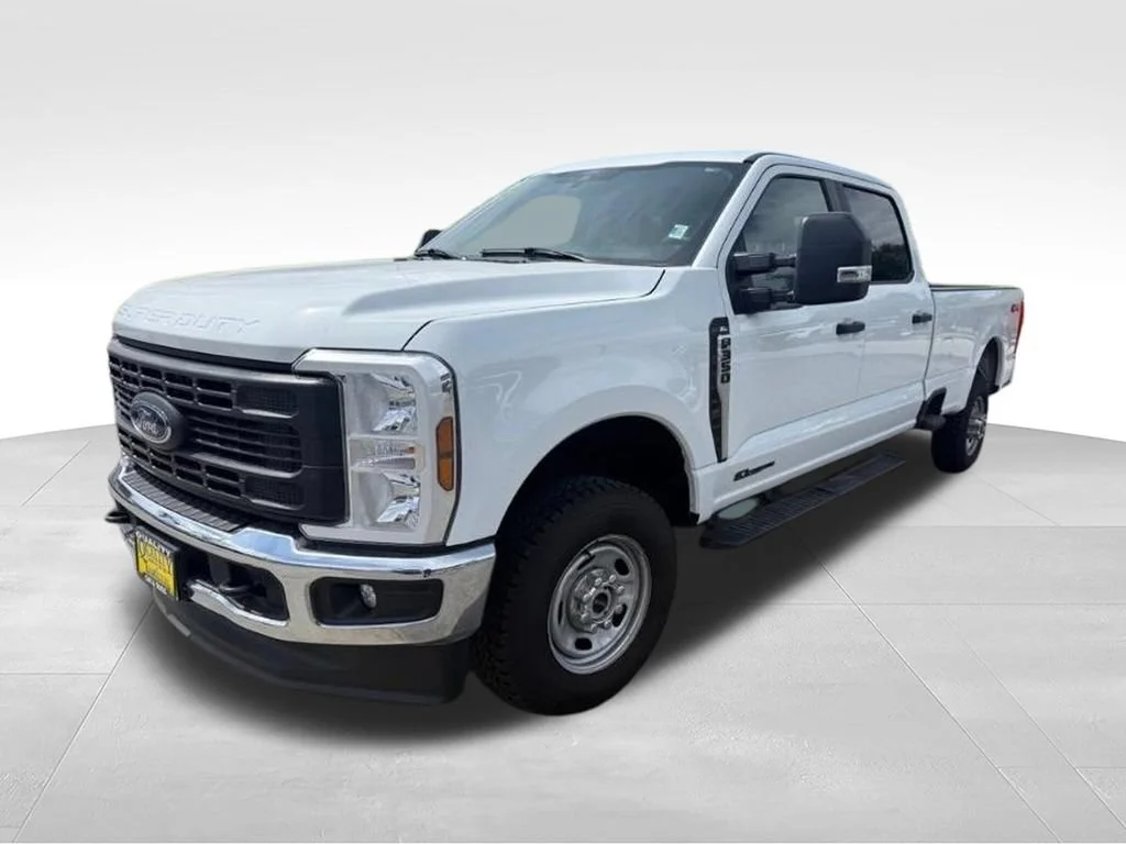 Used 2024 White Ford XL image 1