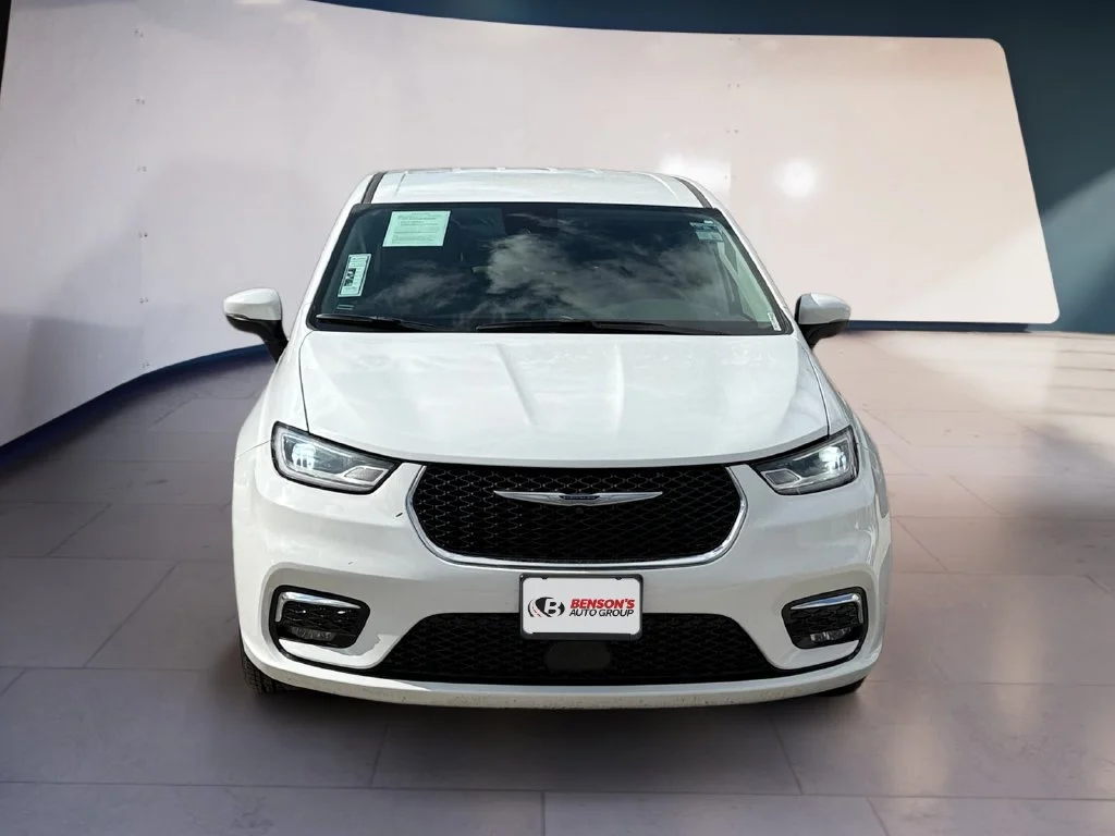 Used 2023 White Chrysler Touring L image 8