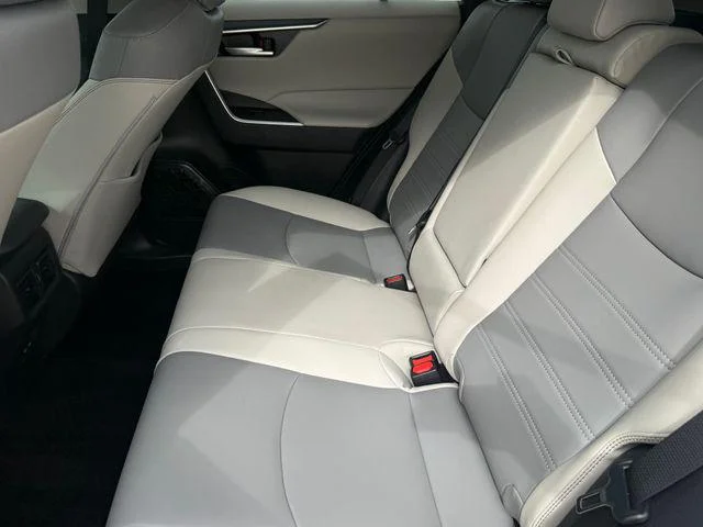 Certified Used 2025 Silver Toyota XLE Premium image 62