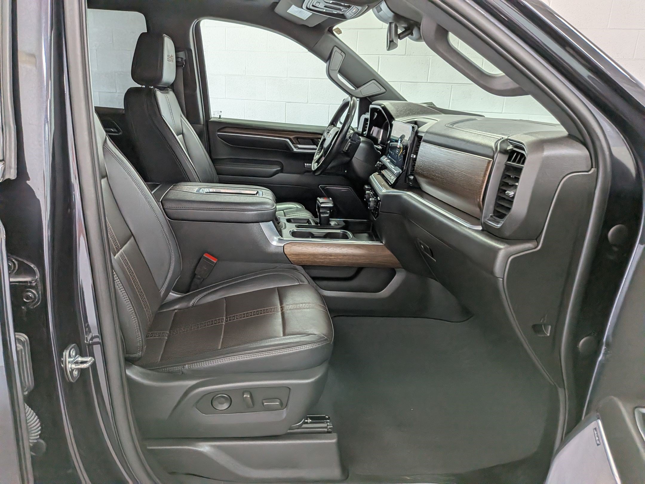 Used 2022 Dark Ash Metallic Chevrolet High Country image 32
