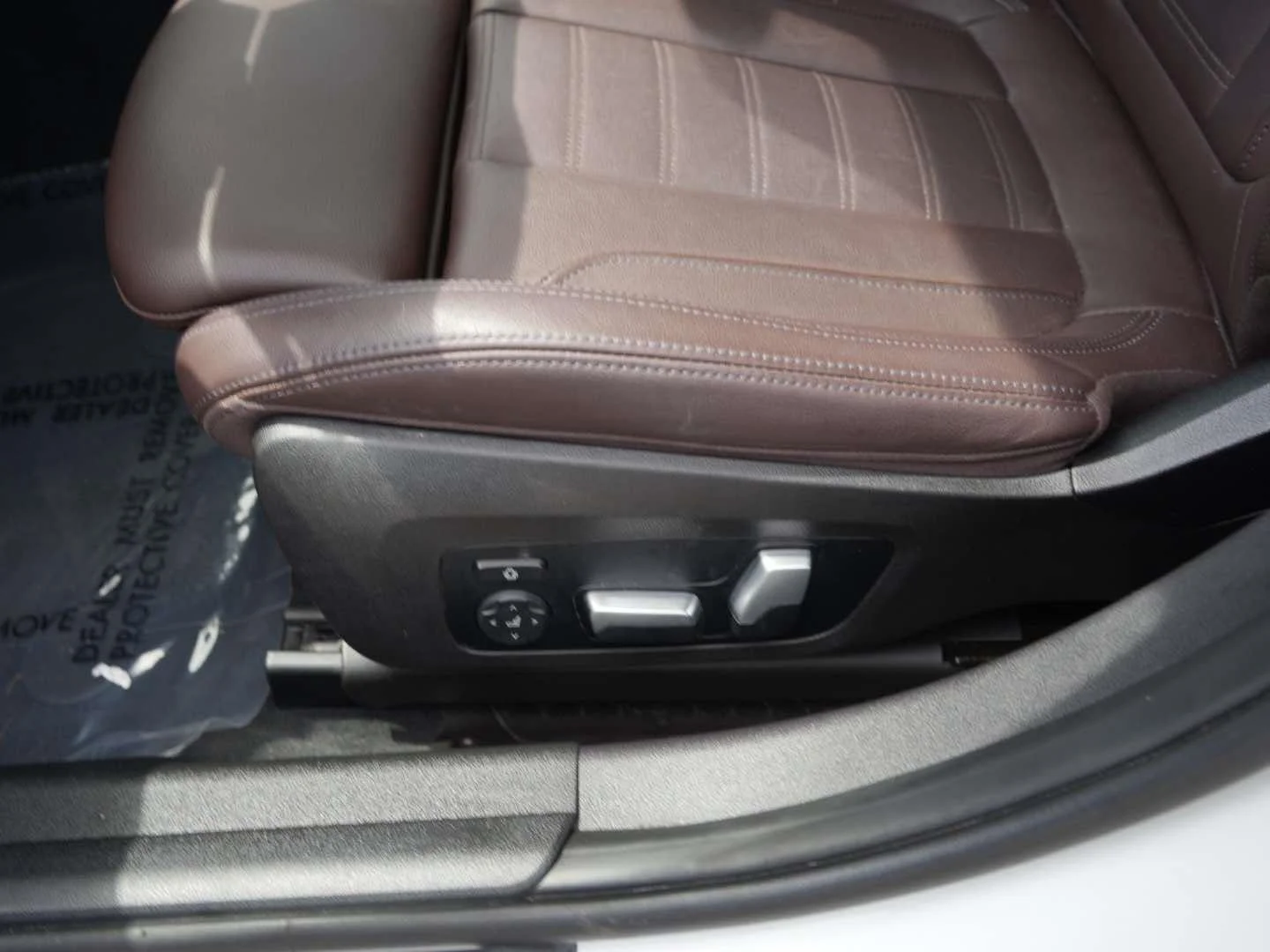 Used 2023 Mineral White Metallic BMW 330i xDrive Sedan image 15