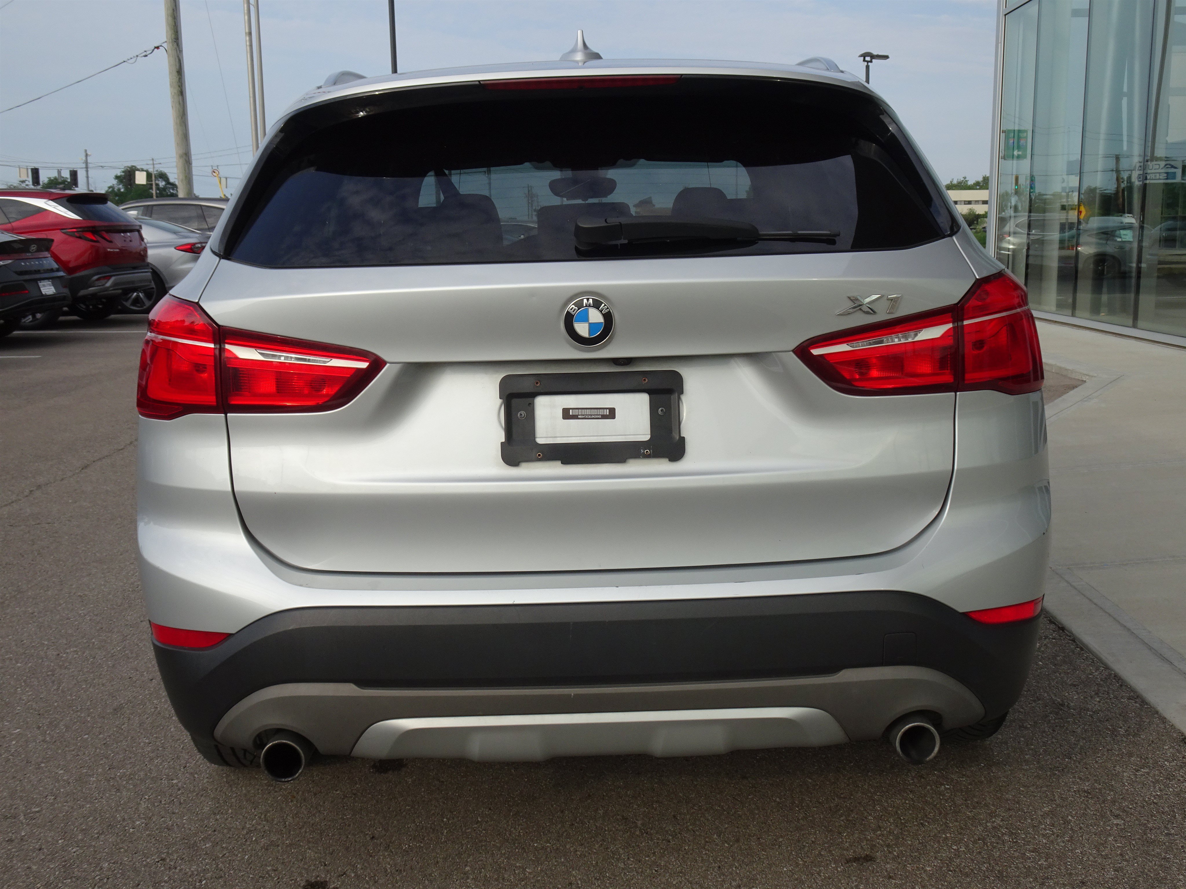 Used 2018 Glacier Silver Metallic BMW xDrive28i image 4