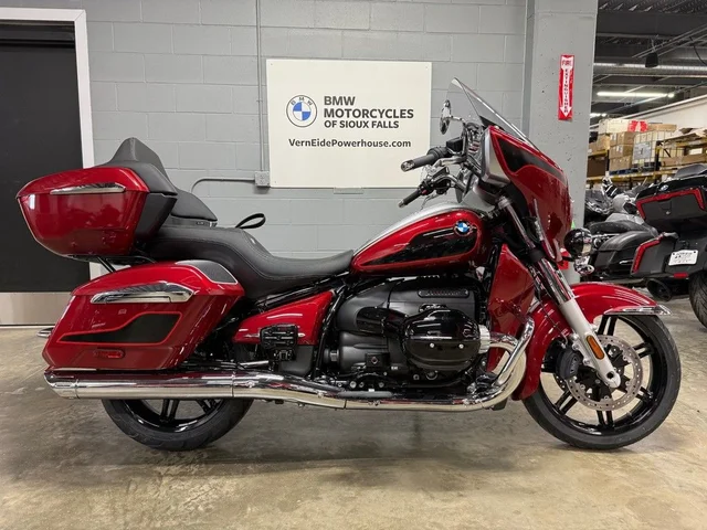 2025 BMW R 18 Transcontinental Dragonfire Red Metallic Matt 