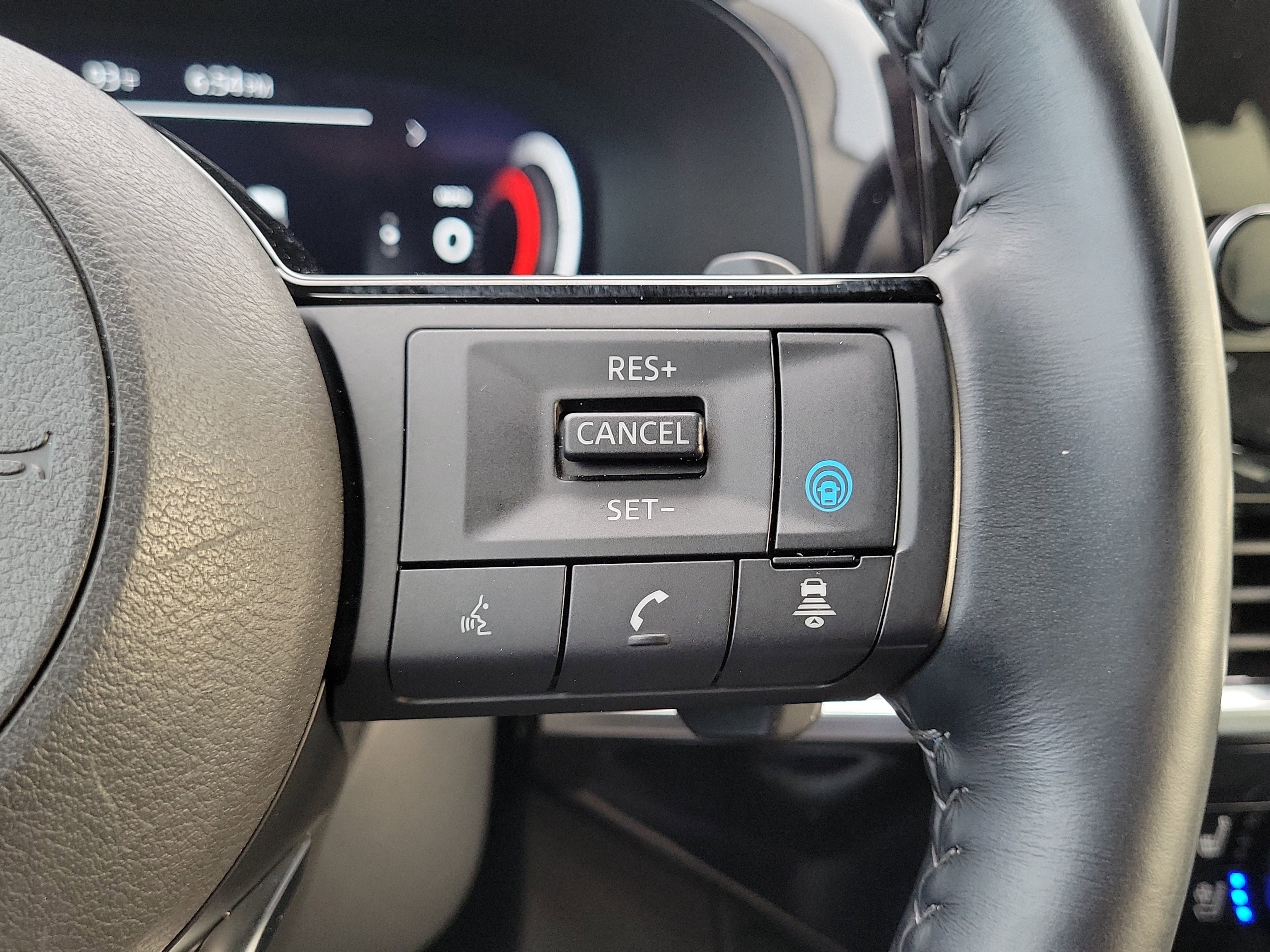 Used 2024 Obsidian Green Pearl Nissan Platinum image 32
