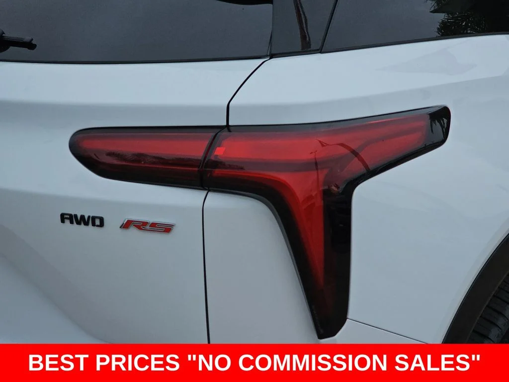 Used 2024 White Chevrolet RS image 41