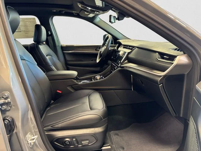 New 2027 Gray Jeep Limited image 16