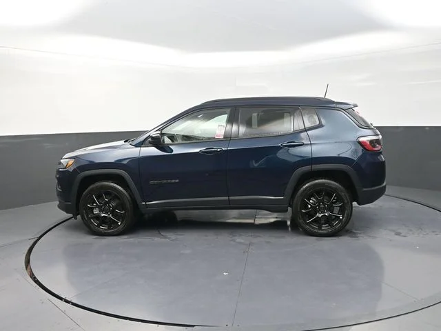 New 2026 Fathom Blue Pearl Coat Jeep Latitude image 6