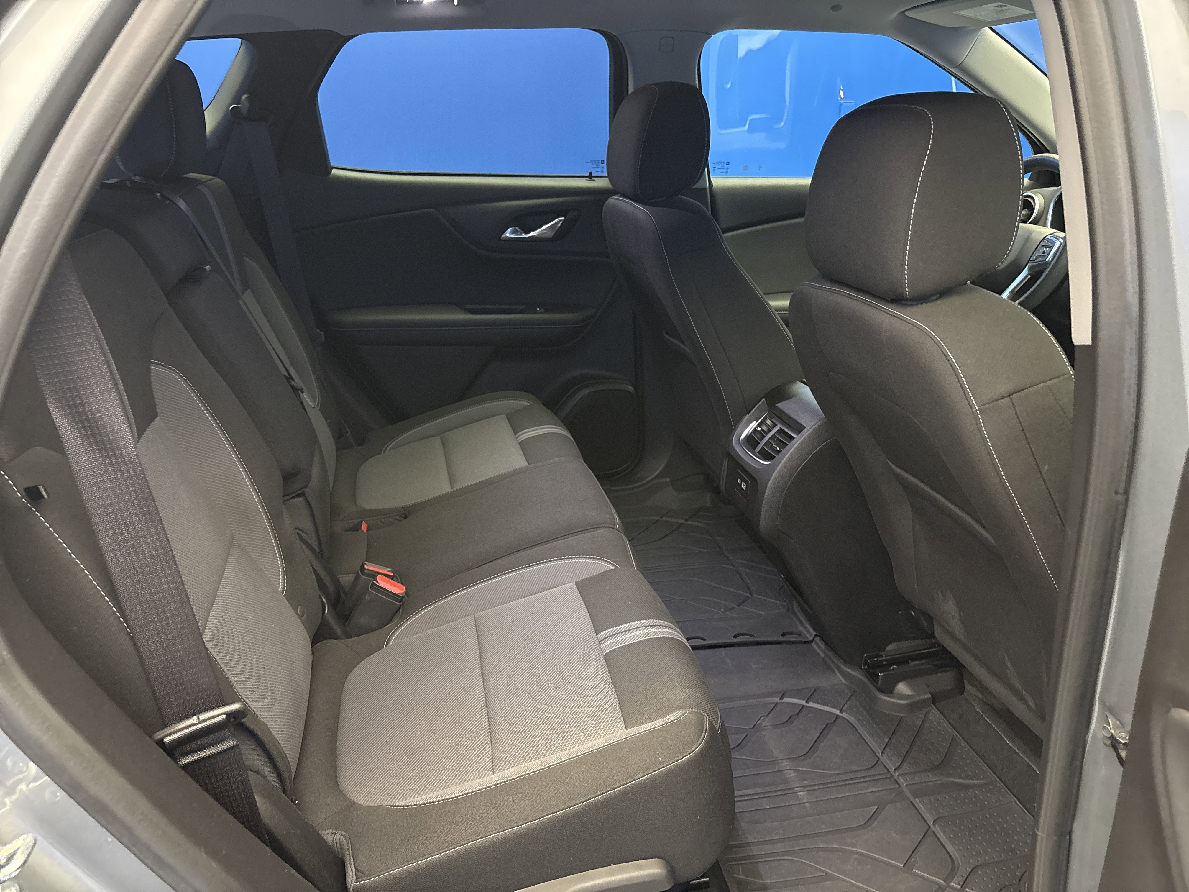 Used 2024 Sterling Gray Metallic Chevrolet LT image 25