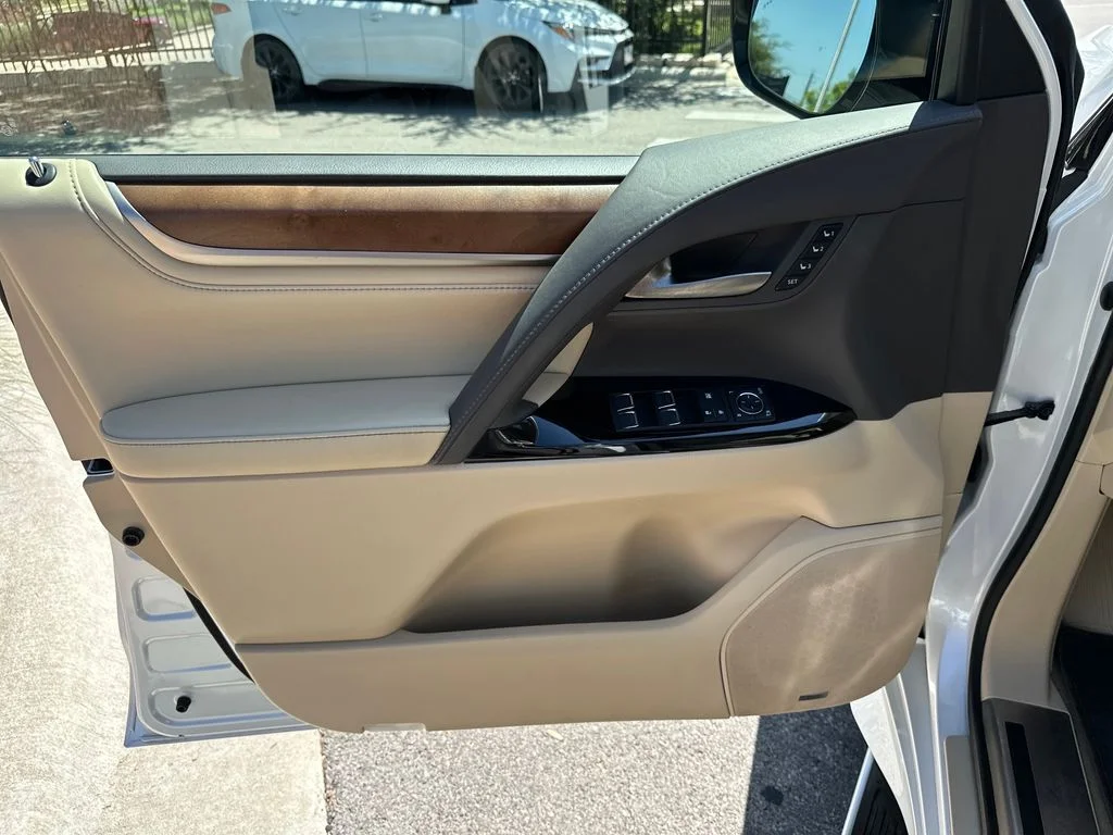 Used 2020 White Lexus 570 image 16
