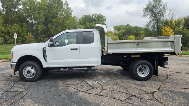 New 2026 Oxford White Ford XL image 6
