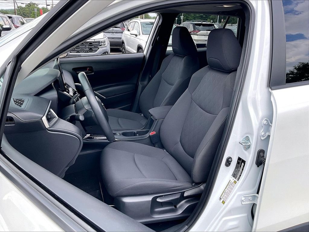 Used 2024 Wind Chill Pearl Toyota LE image 9