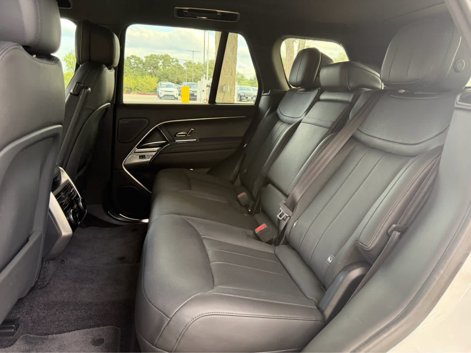 Certified Used 2023 Fuji White Land Rover SE image 14