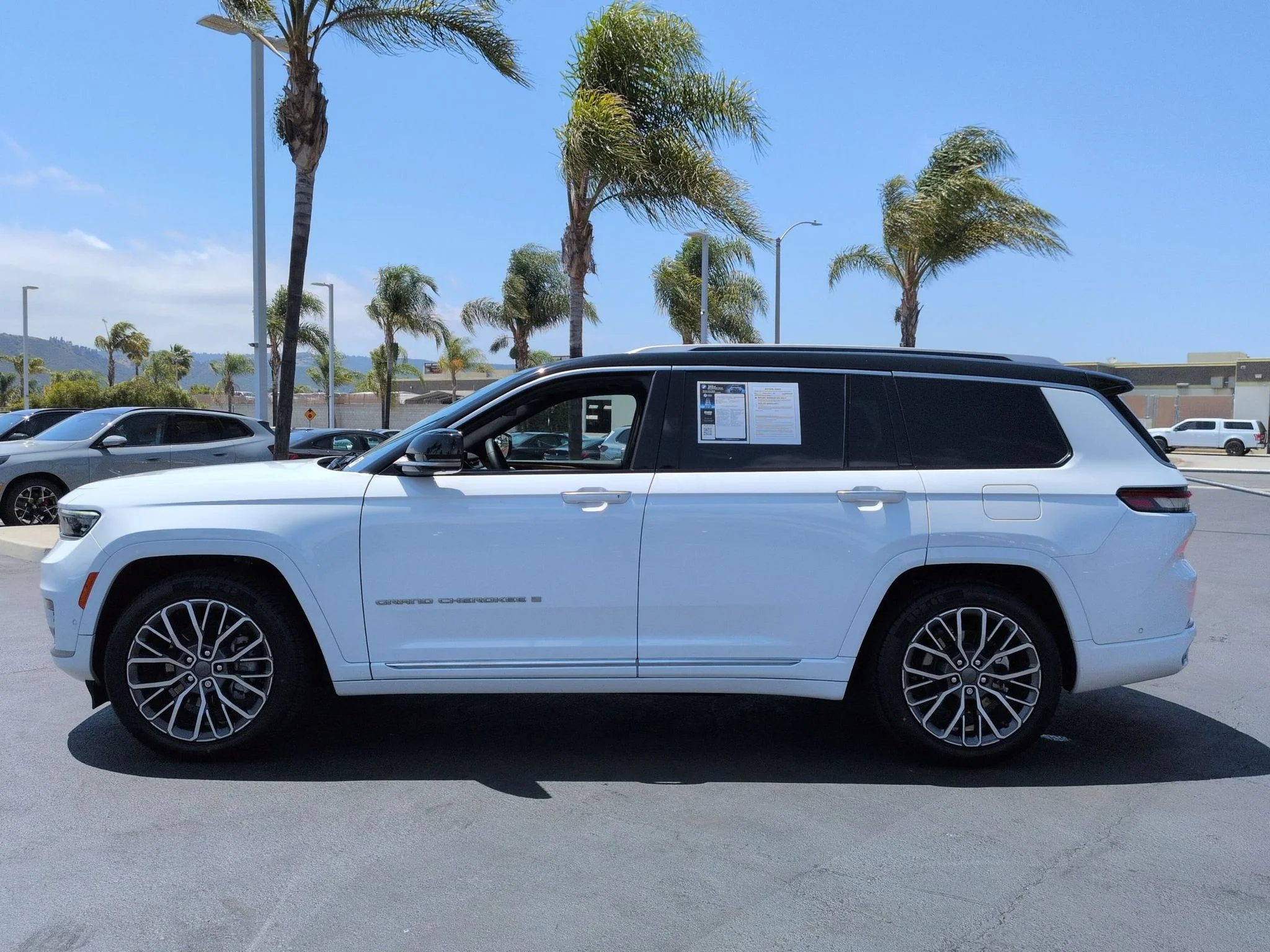 Used 2023 Bright White Clearcoat Jeep Summit Reserve image 5
