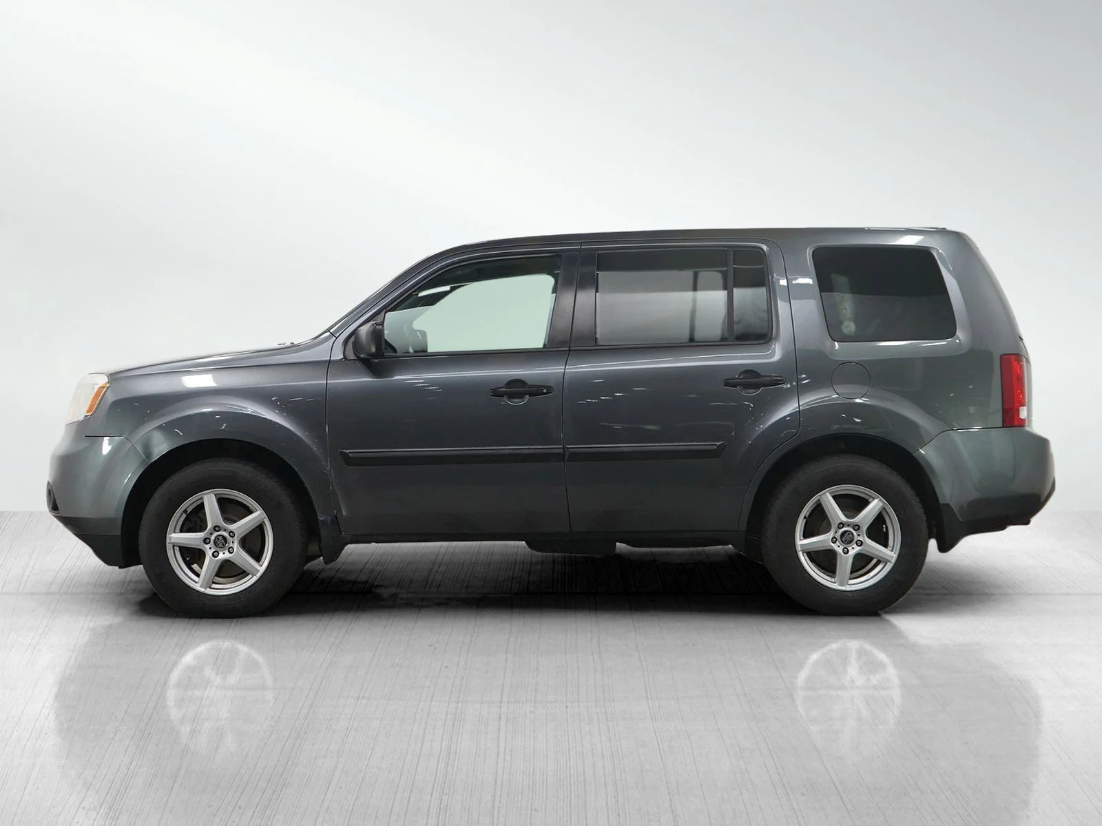 Used 2013 Honda Pilot LX with VIN 5FNYF4H26DB021750 for sale in Hopkins, Minnesota