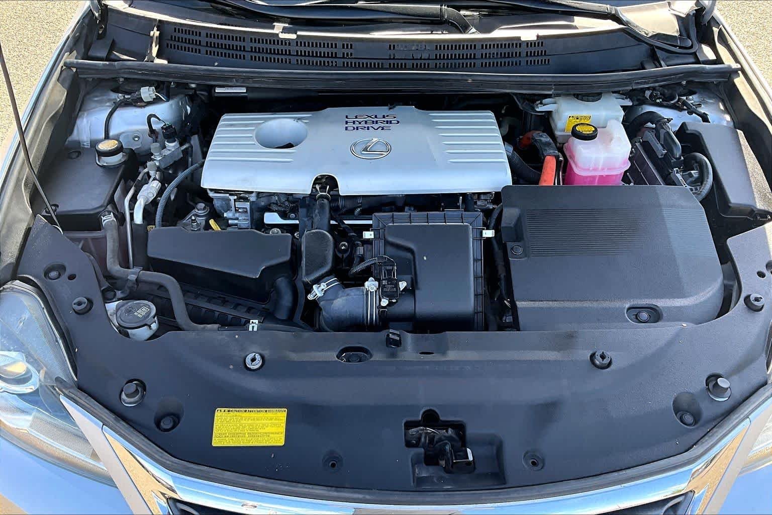 Used 2014 Silver Lining Metallic Lexus Hybrid image 31