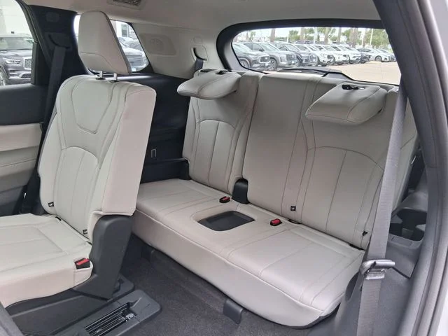 New 2027 HARBOR GRAY INFINITI Luxe FWD image 19