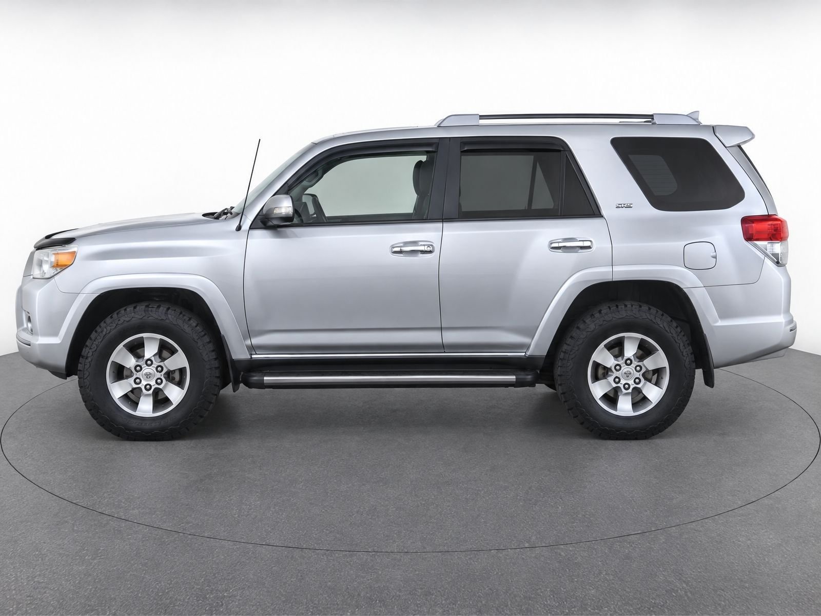 Used 2013 Classic Silver Metallic Toyota SR5 image 7