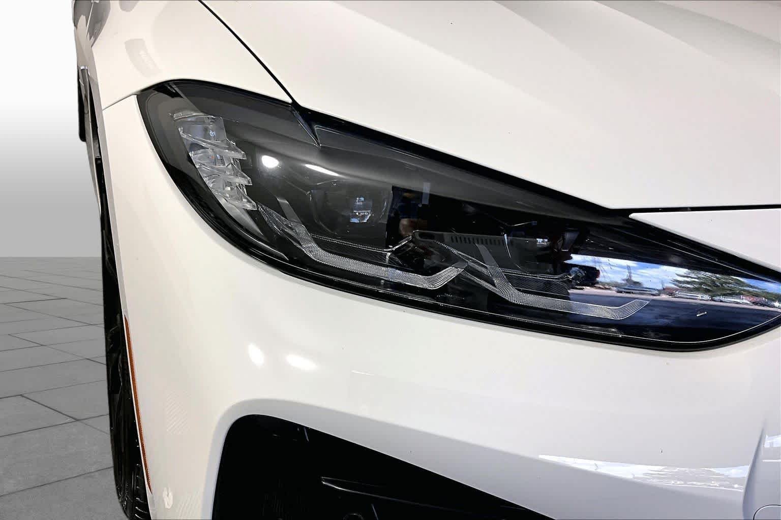 Used 2023 Alpine White BMW M440i image 26
