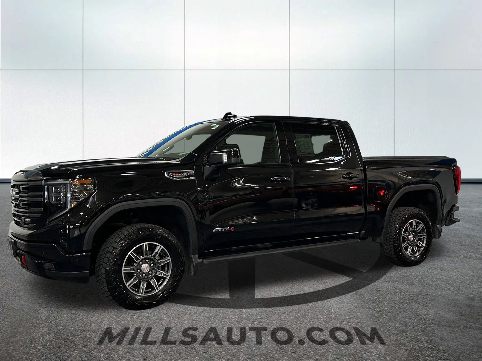 Used 2024 GMC Sierra 1500 AT4 with VIN 1GTUUEEL2RZ135740 for sale in Brainerd, Minnesota